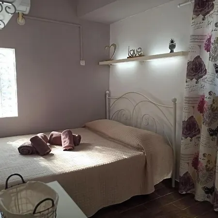 M & M Small House Rhodes Town Apartman Rhodes City