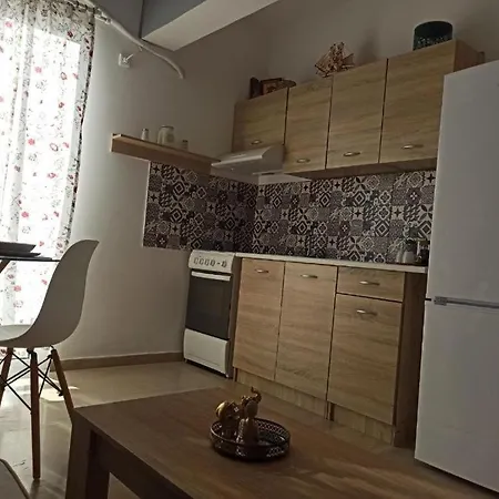 M & M Small House Rhodes Town Apartman *